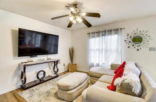 Cape Saint Claire House | Walk to Lake & Boat Ramp: Central Gem in Annapolis