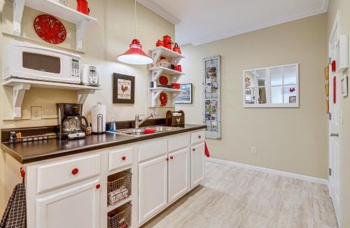 Saluda Apartment | Walk to Main Street: Saluda Escape w/Garden Patio