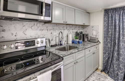 Greektown House | Walk to Patterson Park! Pet-Friendly Townhome