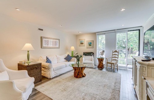 Harbour Town House | Walk to Pier & Golf: Heart of Harbour Town Condo