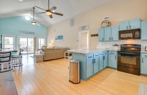 Surfside Beach House | Walk to Surfside Beach: Poolside Oasis