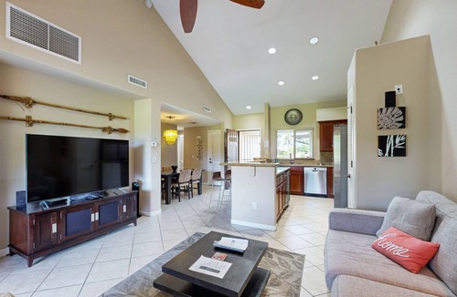 Kamuela Condo | Walk to the Beach Mauna Lani Villa w/Outdoor Kitchen: Pool, Hot Tub & Gym