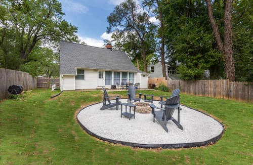 Rockville House | Walk2Metro, 25min2downtown DC, 🚶restaurant shops parks 2K2Q1T 2Ba parking onsite