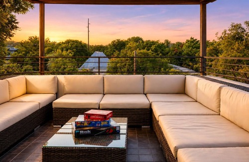 Swede Hill House | Walkable | Football HQ | Rooftop | Sleeps 14