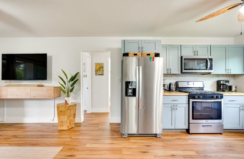 Historic Kailua Village Apartment | Walkable Kailua-kona Condo - 2 Blocks to Pier!
