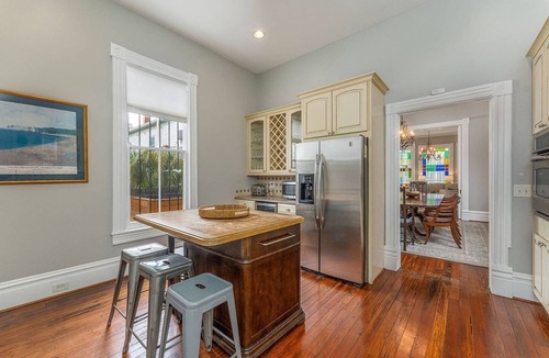 Historic Downtown Savannah House | Walkable, Stunning Historic Victorian/Private Heated Pool/Gated Parking