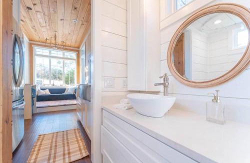 Fredericksburg House | Walnut Horizon Tiny Home With Observation Deck