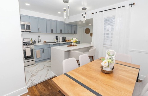 Forest Heights House | Warm modern Farmhouse Near National Harbor & DC