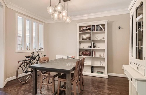 West Campus Apartment | Warm Suburban 3BR Townhome near DT