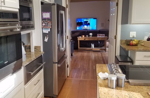 Lake Shore House | Washington Baltimore Annapolis area home, great for re-lo or extended stay