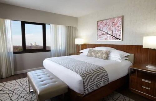 West End Resort | Washington DC | Couples DC Getaway | Gym + Downtown Stay