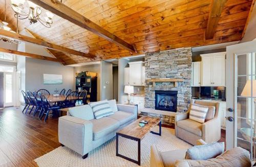 Lake Lure House | Water's Edge Holmstead
