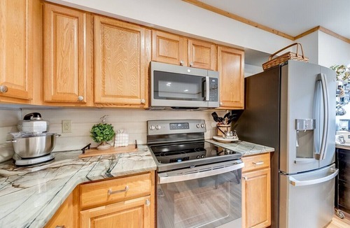 Helen Cabin | Waterfall Cabin/2 BR in Helen| private waterfall with Hot Tub under the stars!