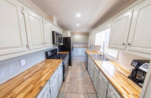 Banner Elk Cabin | Waterfalls in Your Backyard + 7 Bedrooms! 3 Miles to Sugar Mountain!