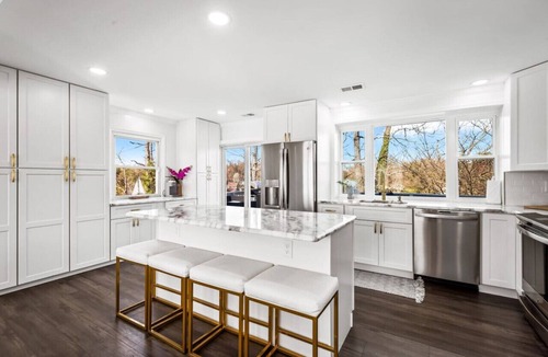 Glen Burnie House | Waterfront 5 Bedroom Near BWI/Annapolis/Baltimore