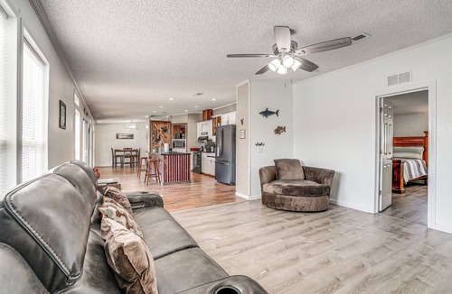 Negreet Cottage | Waterfront Buster's Place on Hickory w/Fire Pit