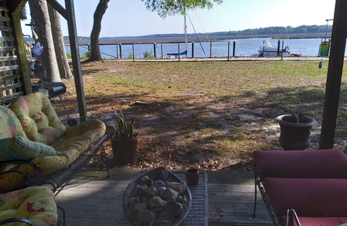 Beaufort Condo | Waterfront Condo Conveniently Located to MCRD Beaufort and Port Royal