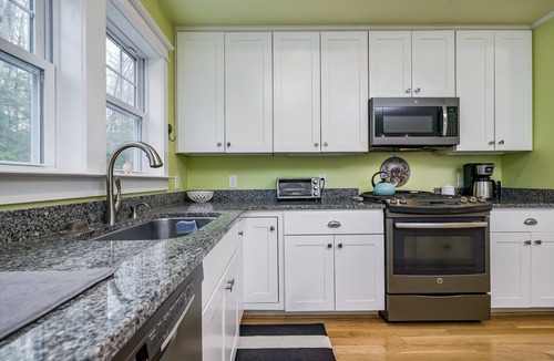 Weems Cottage | WATERFRONT COTTAGE, Only 5 years old, Located on Beautiful Taylor Creek