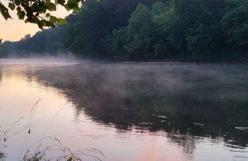 Greene County Cabin | Waterfront couples getaway