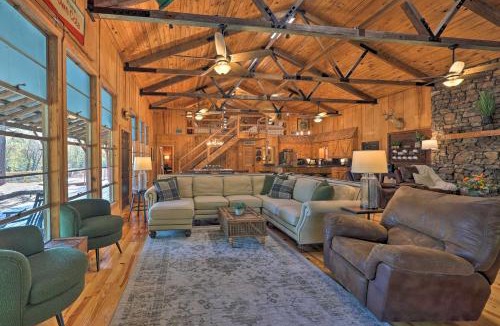 Arkadelphia House | Waterfront Deck: Home on Ouachita River!