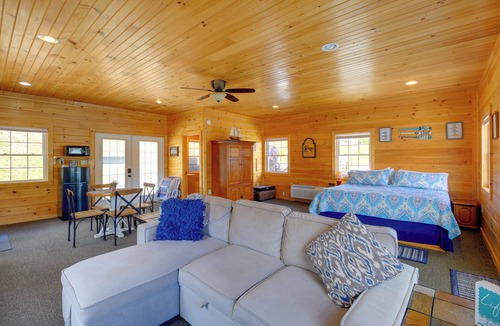 Draper Apartment | Waterfront Deck w/Mtn View! Claytor Lake Retreat