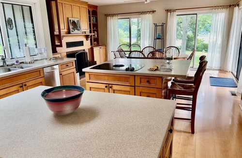 Easton House | Waterfront,Dock,Pool.Private Point in Estate Area. Minutes from Everything!