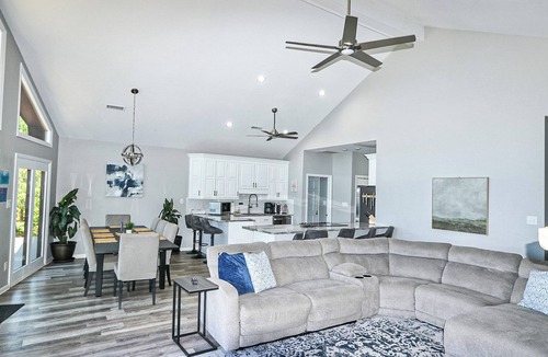 Mooresville House | WATERFRONT: Experience SUBLIME Sunsets, Private Beach, Hot Tub, and Kayaks