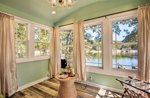 New London House | Waterfront Home on Badin Lake w/ Large Deck!