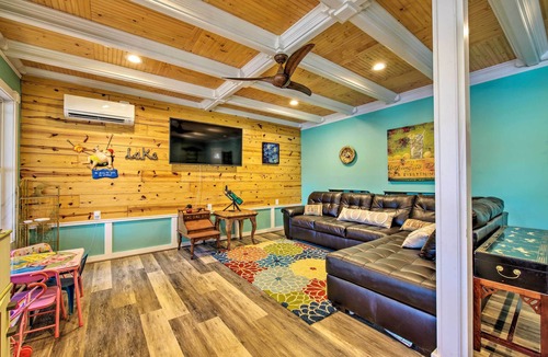 New London House | Waterfront Home on Badin Lake w/ Large Deck!