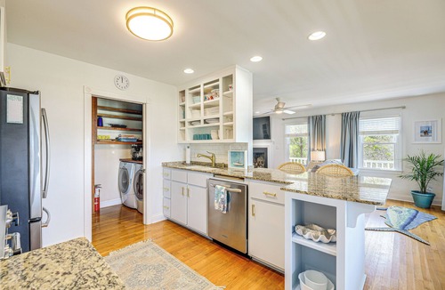 Harkers Island House | Waterfront Home w/ Screened Porch & Sunsets