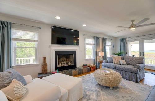 Harkers Island House | Waterfront Home w/Screened Porch & Sunsets