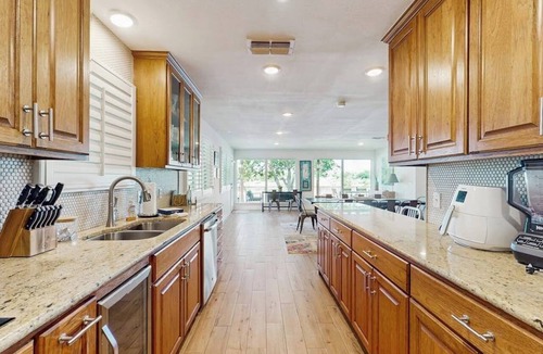 Kingsland House | Waterfront Home With Kayaks, Game Room, Firepit, & Enormous Deck