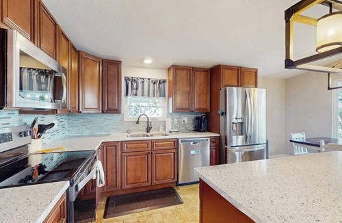 Granite Shoals House | Waterfront house on Lake LBJ with full kitchen, patio, pool table & dog-friendly
