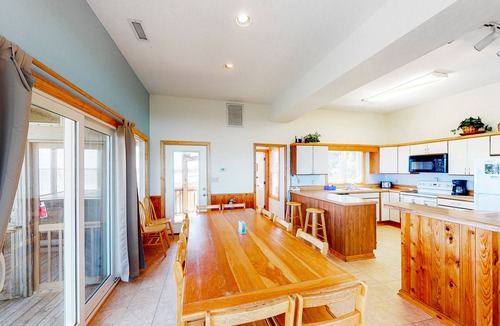 Brigands' Bay House | Waterfront House w/Sound View, Shared Pool, Private W/D, Private Hot Tub
