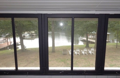 Littleton House | Waterfront - Lake Gaston Charming lakefront cottage