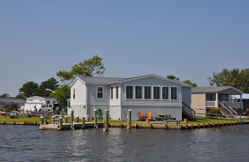 Selbyville House | WATERFRONT! Open View Private pier Crab/Kayak/Boat/SUP Peace/Quiet mins 2 beac