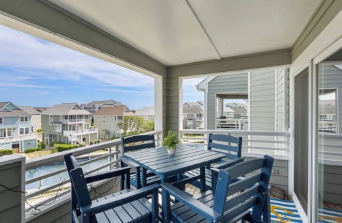 Manteo Condo | Waterfront Penthouse Condo | Resort Amenities