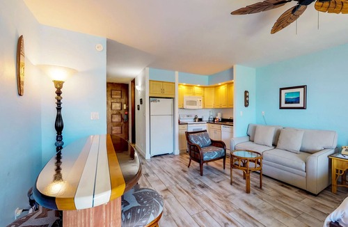 Honokowai Apartment | Waterfront Resort Escape with Shared Pool, Hot Tub, Putting Green & Tennis