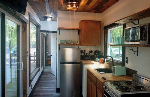 Plantersville Apartment | Waterfront Retreat - Fishing, BBQ & S`more