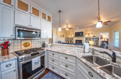 Urbanna House | Waterfront retreat w/pool, dock & fire pit in Urbanna. BRING YOUR BOAT!