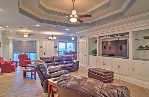 Slidell House | Waterfront Slidell Home w/Boat Dock & Canal View!