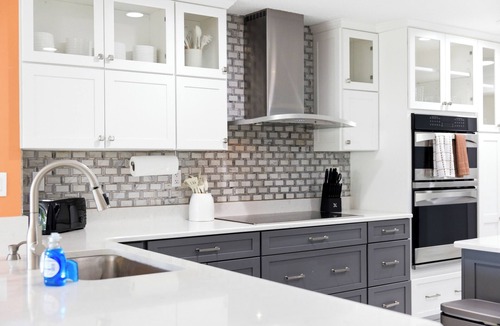 Largo House | Waterfront Villa! Heated Pool, Paddle Boards, and Game Room, Sleeps 20!