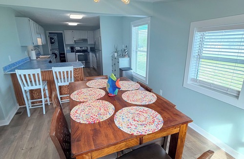 Shallotte Cottage | Water’s Edge at Randall’s - Cottage Overlooking the Intracoastal Waterway