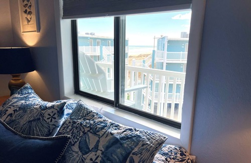 South Nags Head Condo | Waves for Days: Oceanfront Condo w/Pool Access
