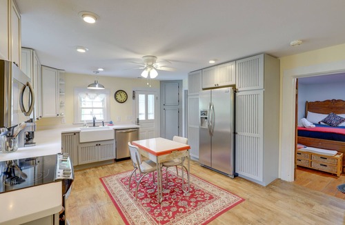 Weaverville Cottage | Weaverville Escape: Epic Mtn Views!