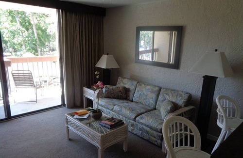 North Forest Beach Resort | Week 46: Cozy 1-bedroom resort HHI; Sea Crest Surf & Racquet Club.