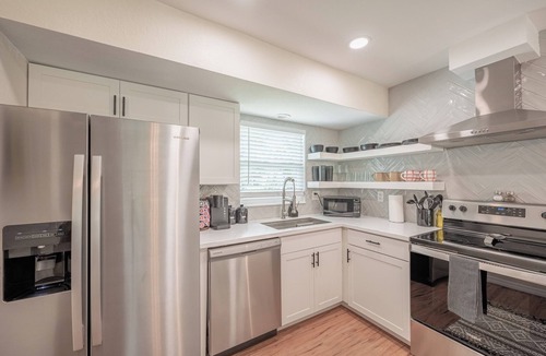 Spring Hill House | Weeki Wachee Pod