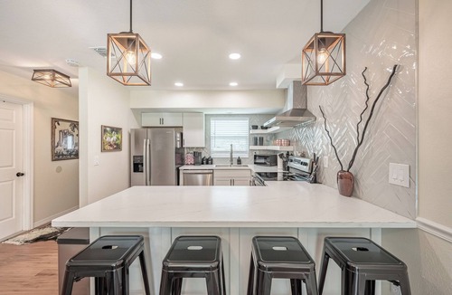 Spring Hill House | Weeki Wachee Pod