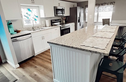 Weeki Wachee Gardens House | Weeki Wachee River | Clear Kayak | Waterfront