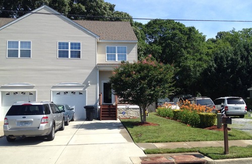 Fentress House | Welcome to the Lighthouse! Charming 3-bdrm home with 2 decks in Virginia Beach